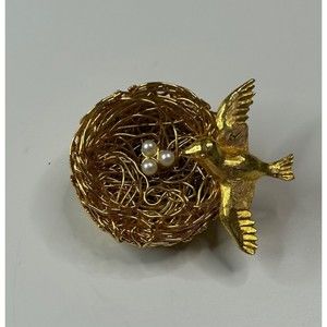 Signed Jeanine Bird on Nest Mid Century Brooch